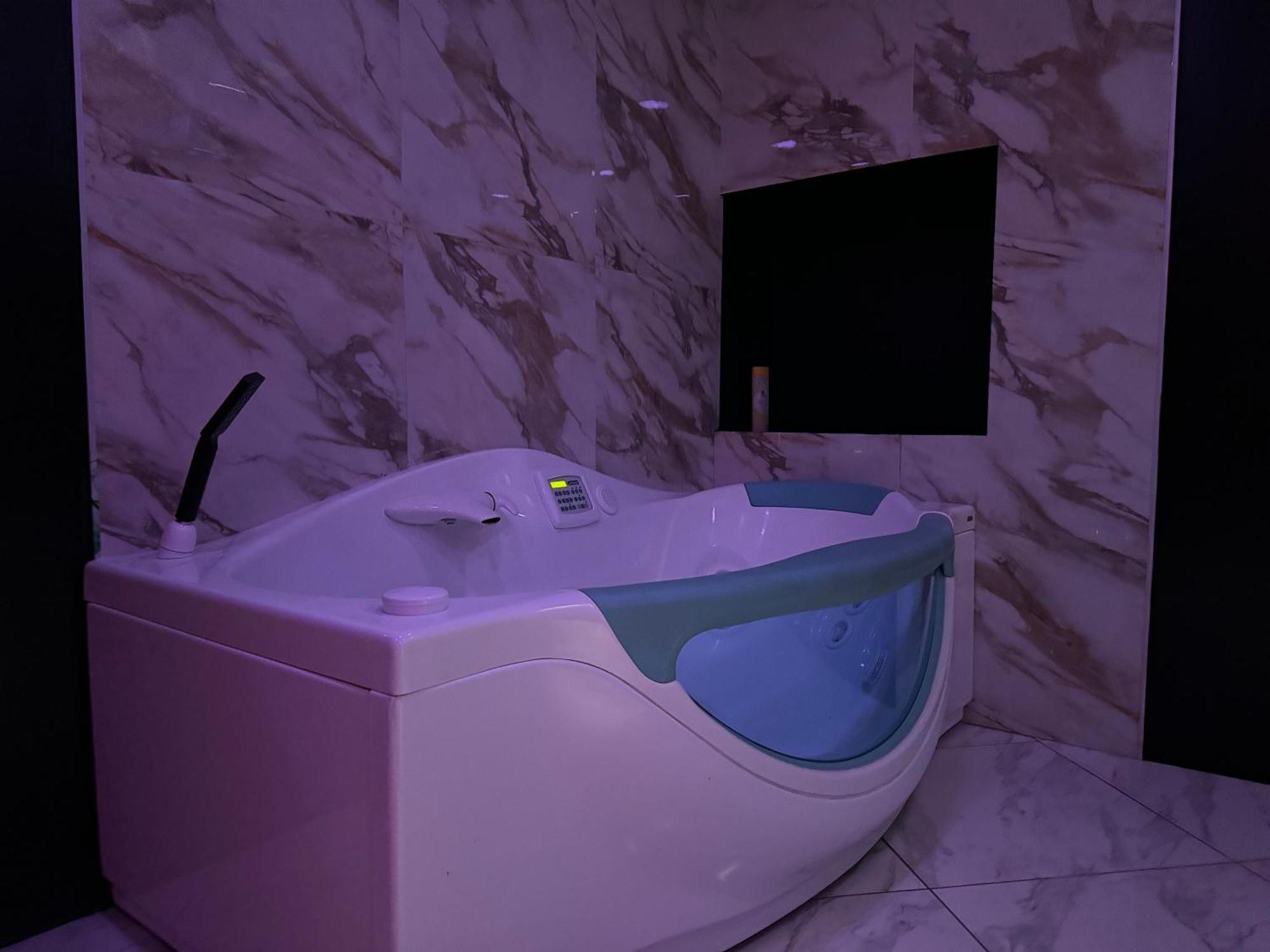 Maison Appartement Triplex Avec Jacuzzi Et Sauna 圣艾蒂安 外观 照片
