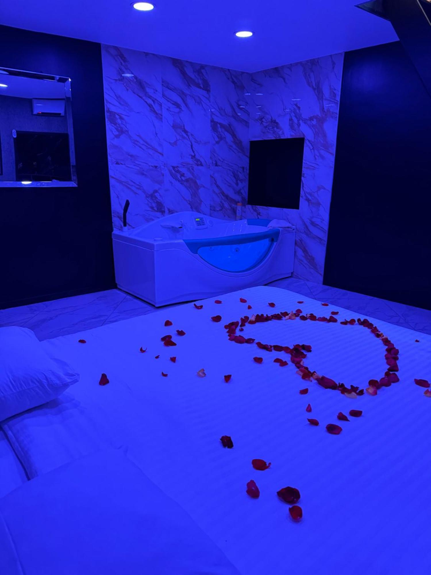 Maison Appartement Triplex Avec Jacuzzi Et Sauna 圣艾蒂安 外观 照片