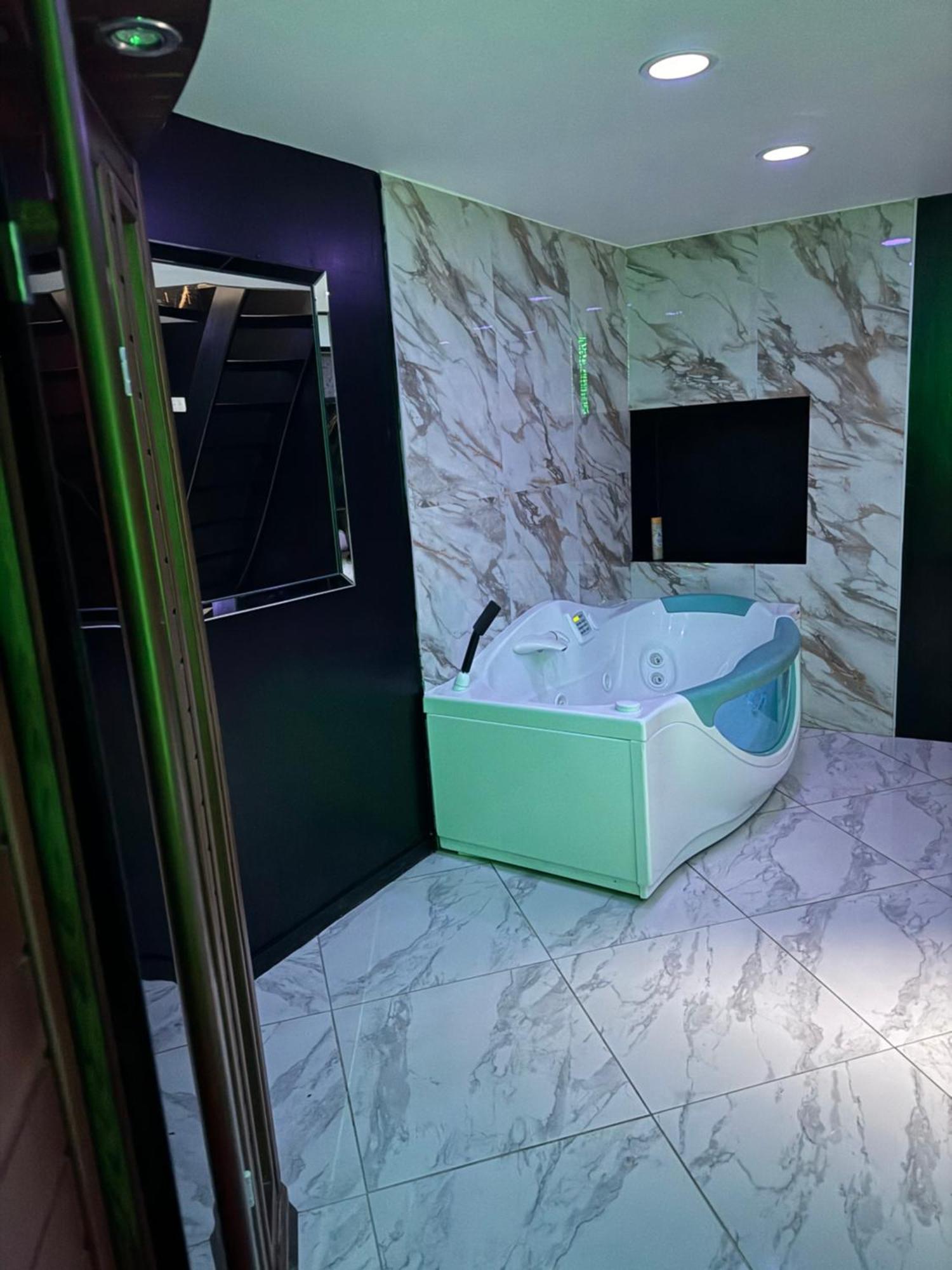 Maison Appartement Triplex Avec Jacuzzi Et Sauna 圣艾蒂安 外观 照片